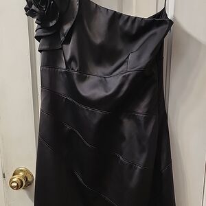 Elegant Black One-Shoulder Dress